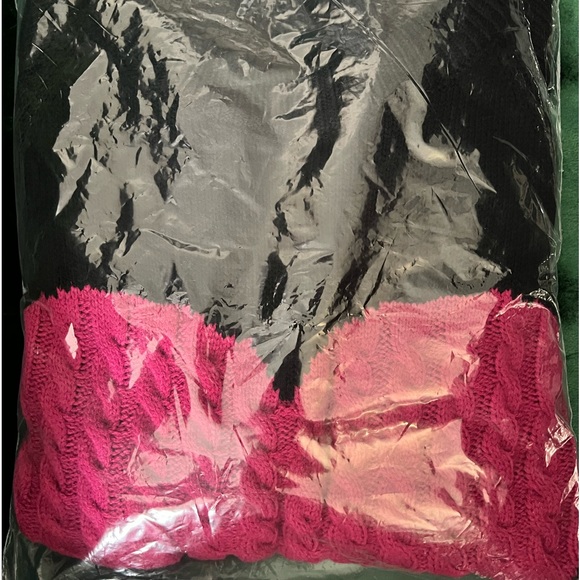 NEW Black with Pink Heart Pull-Over Sweater (brand new in bag) size XL - Picture 4 of 4